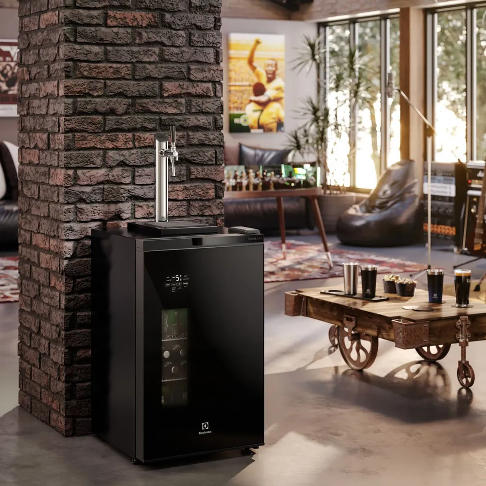 Cervejeira Home Bar Electrolux Frost Free 100L com Torre de Chopp e Porta de Vidro Preta (EB10C)
